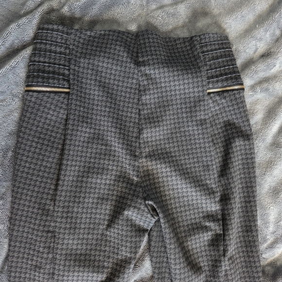 Women's Gray Houndstooth Pants - Picture 3 of 12